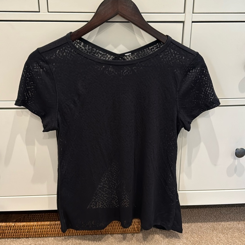 Lululemon sheer top size 6